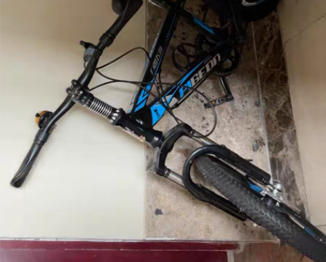 转卖飞鸽儿童自行车8-10-15岁男孩女2...