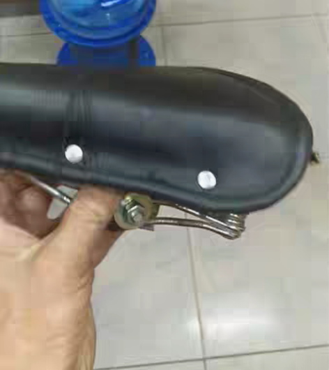 老飞鸽自行车鞍座，九十年代库存全新未使用，...