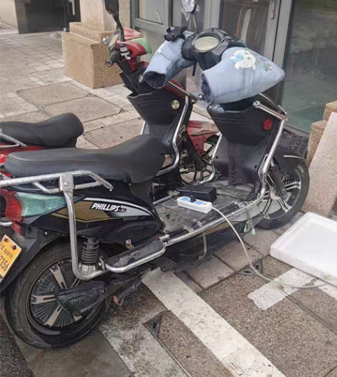 因本人要离开宁波，特将这辆电瓶车低价转让，...