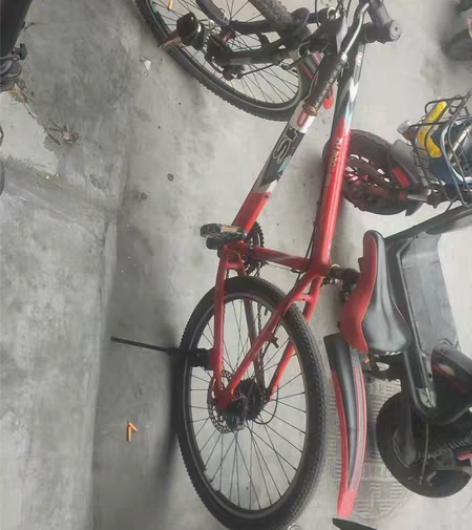 喜德盛自行车，很好骑，很轻，铝车架，现在不...