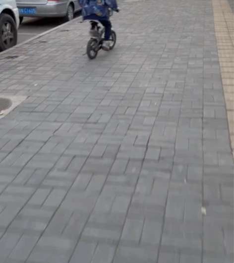 亦庄山姆店购 带辅助轮 3岁以上都可以 大...