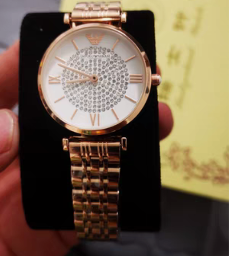 包邮阿玛尼腕表,朋友送的不习惯带手表,便宜...