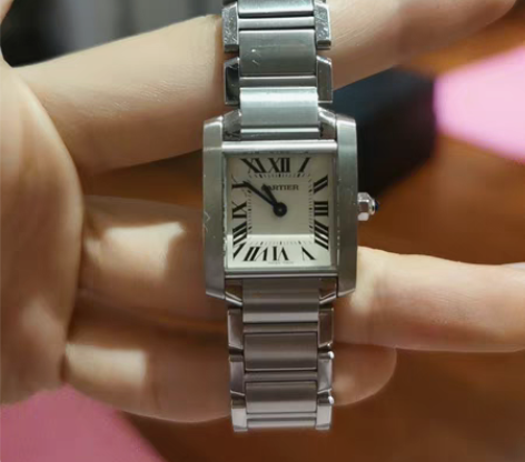 Cartier 卡地亚tank 小坦克手表...