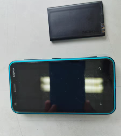 诺基亚Lumia620，WindowsPh...