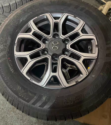 北京BJ40plus城市猎人,轮胎轮毂出售...