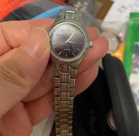 包邮正品天王手表，一直放着，安上电池不知道...