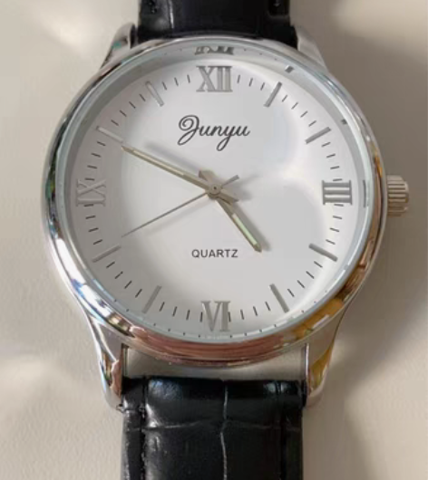 包邮全新手表便宜处理，走时准（时针分针有夜...