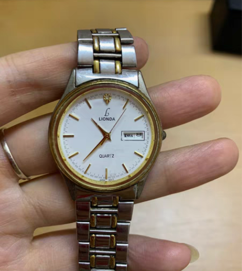 包邮9成新，很有质感的一款表 感兴趣的话点...