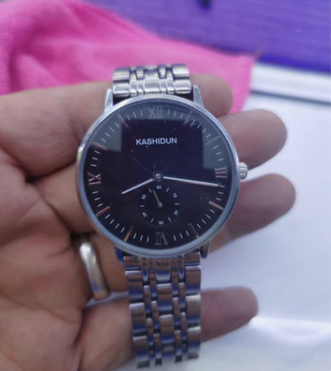 包邮全自动机械表一块，走时准，品相看图，看好在拍不退不换。喜...