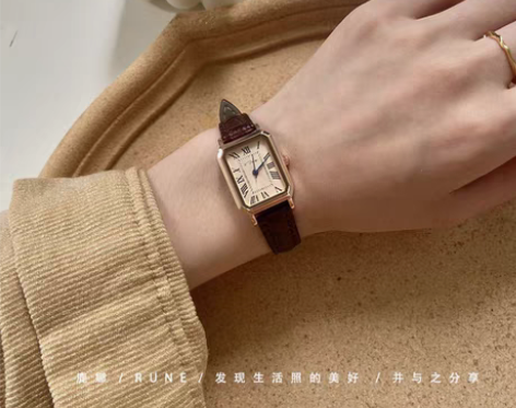 转卖【狂欢价】手表女2021年新款简约气质...