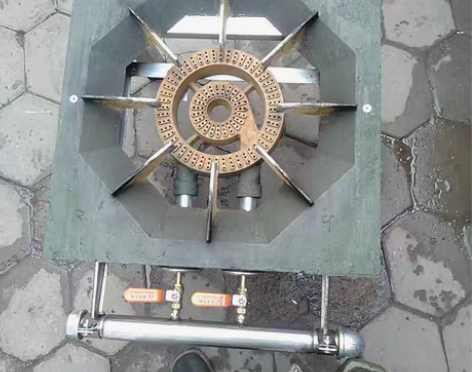 猛火王灶头。双进气可调，灶头直径20。灶台...