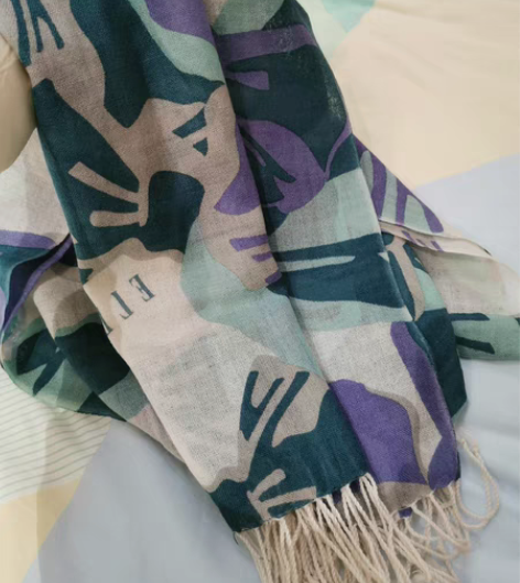 转卖ELLE女士羊毛围巾披肩秋冬蓝紫色蝴蝶...