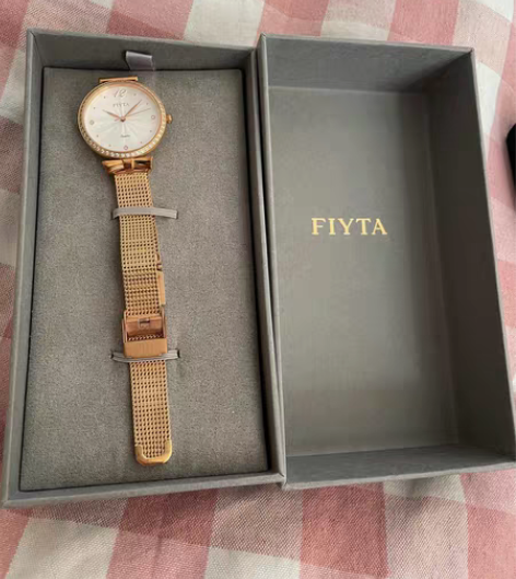 包邮出一款飞亚达手表，买来戴了五六次，表扣...