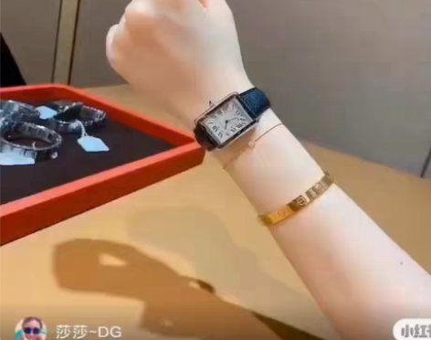 手表全新的，超级经典百搭 感兴趣的话点“我...