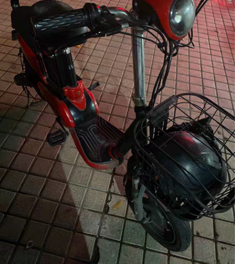 哈啰电动车 2021年4月实体店购买明显使...