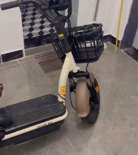 哈啰电动车、证件齐全、才开了两个月、现准备...