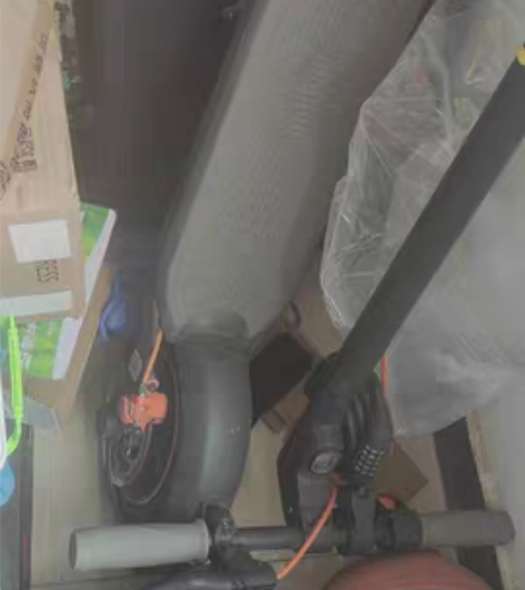 出九号电动滑板车f40，40公里续航骑了大...