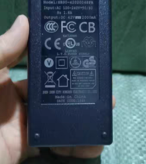 包邮原装42V2A充电器平衡车 扭扭车 3...