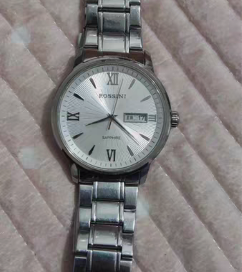 包邮罗西尼手表，无拆修，正常佩戴痕迹 感兴...