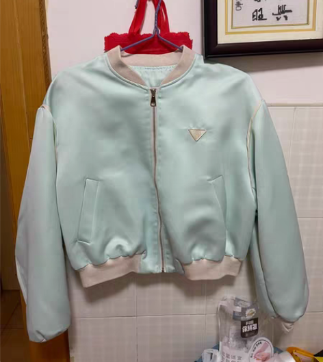 包邮很好看的棒球外套 感兴趣的话点“我想要...