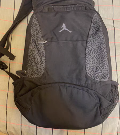 air jordan 豹纹篮球包，几年前购...
