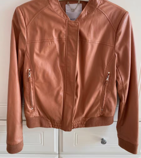 包邮思莱德皮衣 pu材质,质感软 两侧兜有...