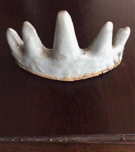 包邮清，豆青釉暗刻笔架，全品 感兴趣的话点...