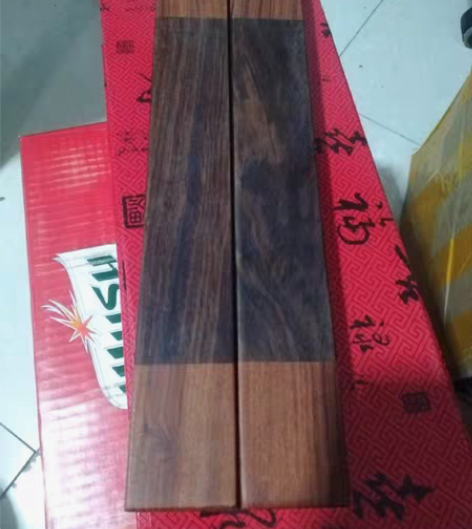 花梨木镇尺一对 感兴趣的话点“我想要”和我...
