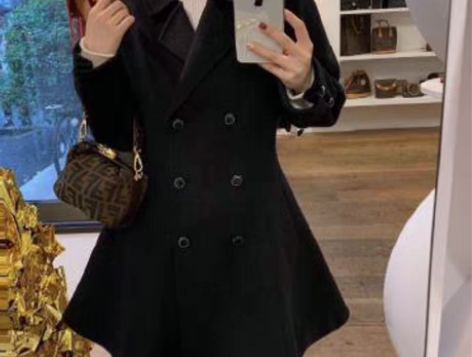 转卖ASM ANNA 安娜家大衣 颜色分类...