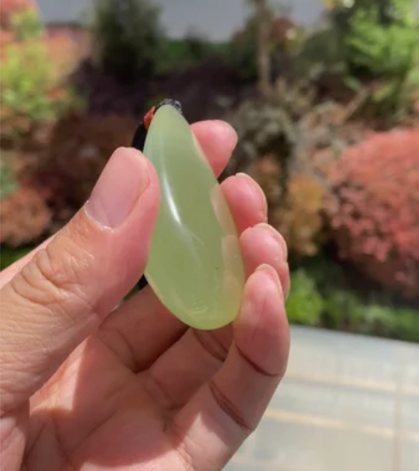 包邮天然岫玉湖水绿冰透水滴挂坠吊坠挂件配饰...