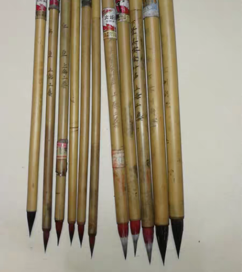 小毛笔11支合售,火炬,金鼎 上海工艺红豆...