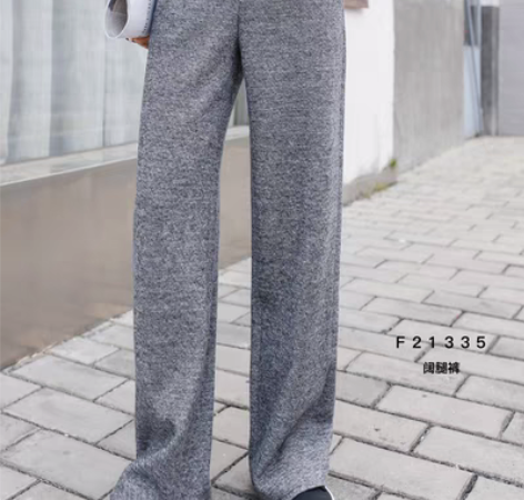 我在杭州的三鑫工业园。服装生产基地，公司研...