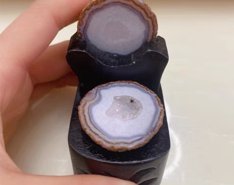 战国红玛瑙聚宝盆，小迷你小可爱，颜色很特别...