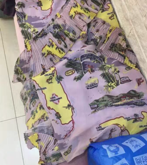 Zll专柜雪纺连衣裙，比较有设计感，买来是...