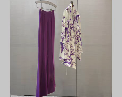 转卖2022年早春新款气质女神范紫藤印花衬...