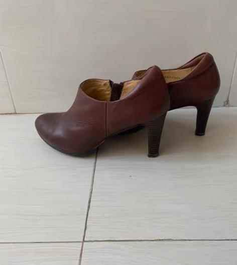 包邮森达女鞋里外全皮38码、85新以上、实...