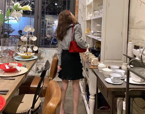 转卖小野智恩 褶皱短裙半身裙女2020春秋...