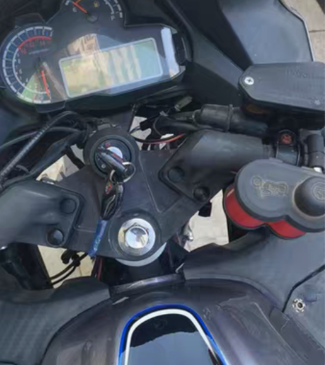 21年4月上牌国威双缸250。车况板正，声...