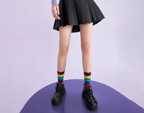 转卖【38活动价】阔色黑色百褶半身裙女20...