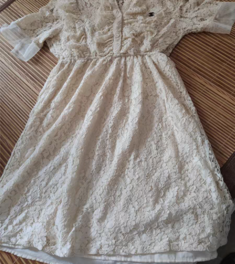 包邮蕾丝小裙子 米白色 均码 110以内可...