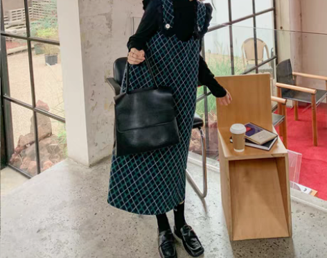 转卖2022新款格子毛呢吊带背带裙女宽松背...
