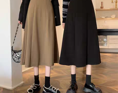 转卖毛呢A字裙半身裙春季2023新款女装伞...