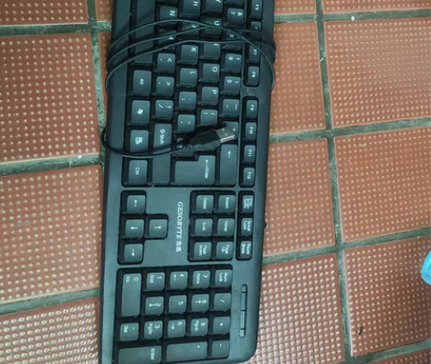 电脑键盘一个转让，因台式电脑买重复要转让掉...
