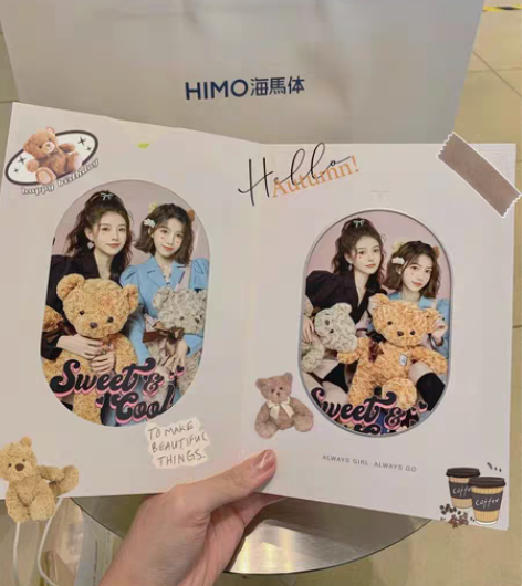 “当然要拍照记录啊,又不是永远风华正茂” ...