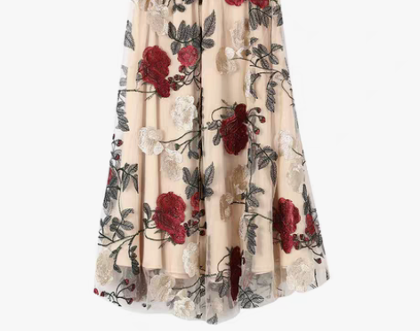 转卖麓津自制《红玫瑰与白玫瑰》复古原创杏色...