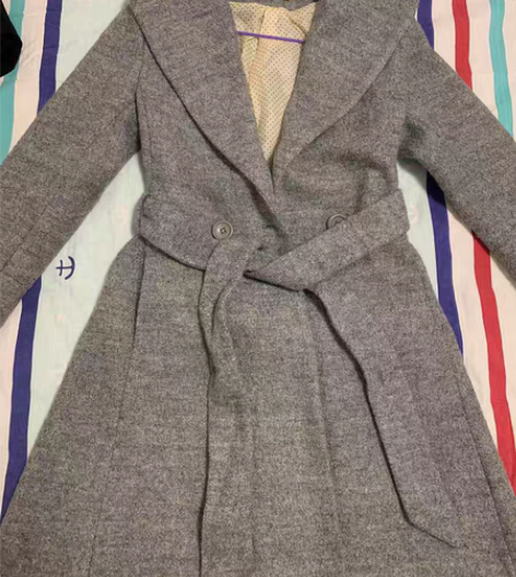灰色毛呢风衣 非only非拉夏贝尔，含羊毛...