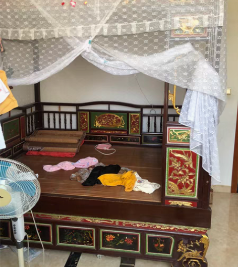 古董床，老床，架子床，木雕床眉一块木雕花鸟...