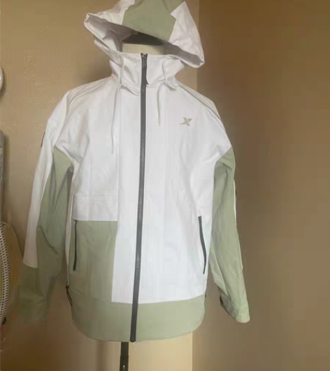 包邮特步2022冬新款男休闲棉服连帽撞色防...