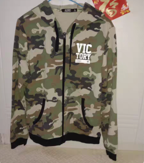 包邮正品特步男女同款外套  团建穿过一会儿...