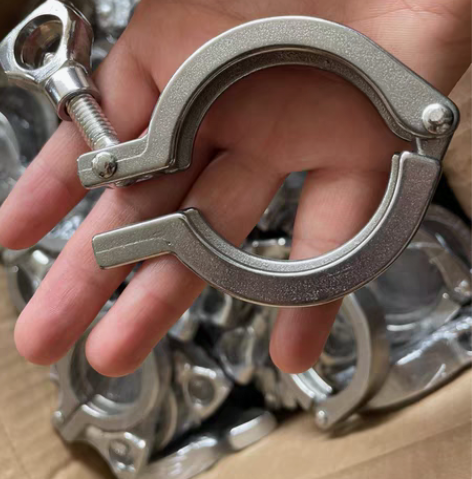 304不锈钢中型快装卡箍大量现货,需要的来...
